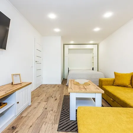 7a Apartamentai Lejlighed *